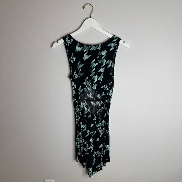 Rebellious. One. | Black and Green Patterned Women's Dress | Size Medium - Picture 4 of 7